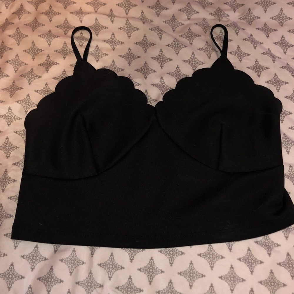 2/$20 New look black scalloped crop top/ bralette